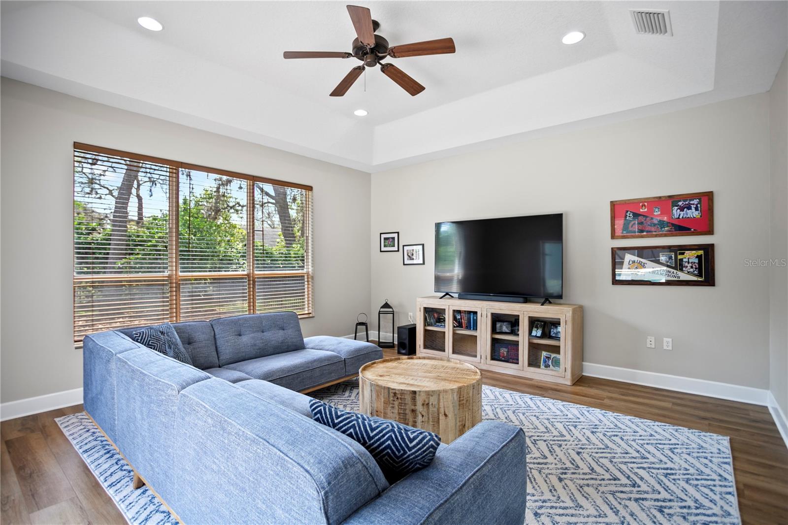 122 FALLING WATER DR