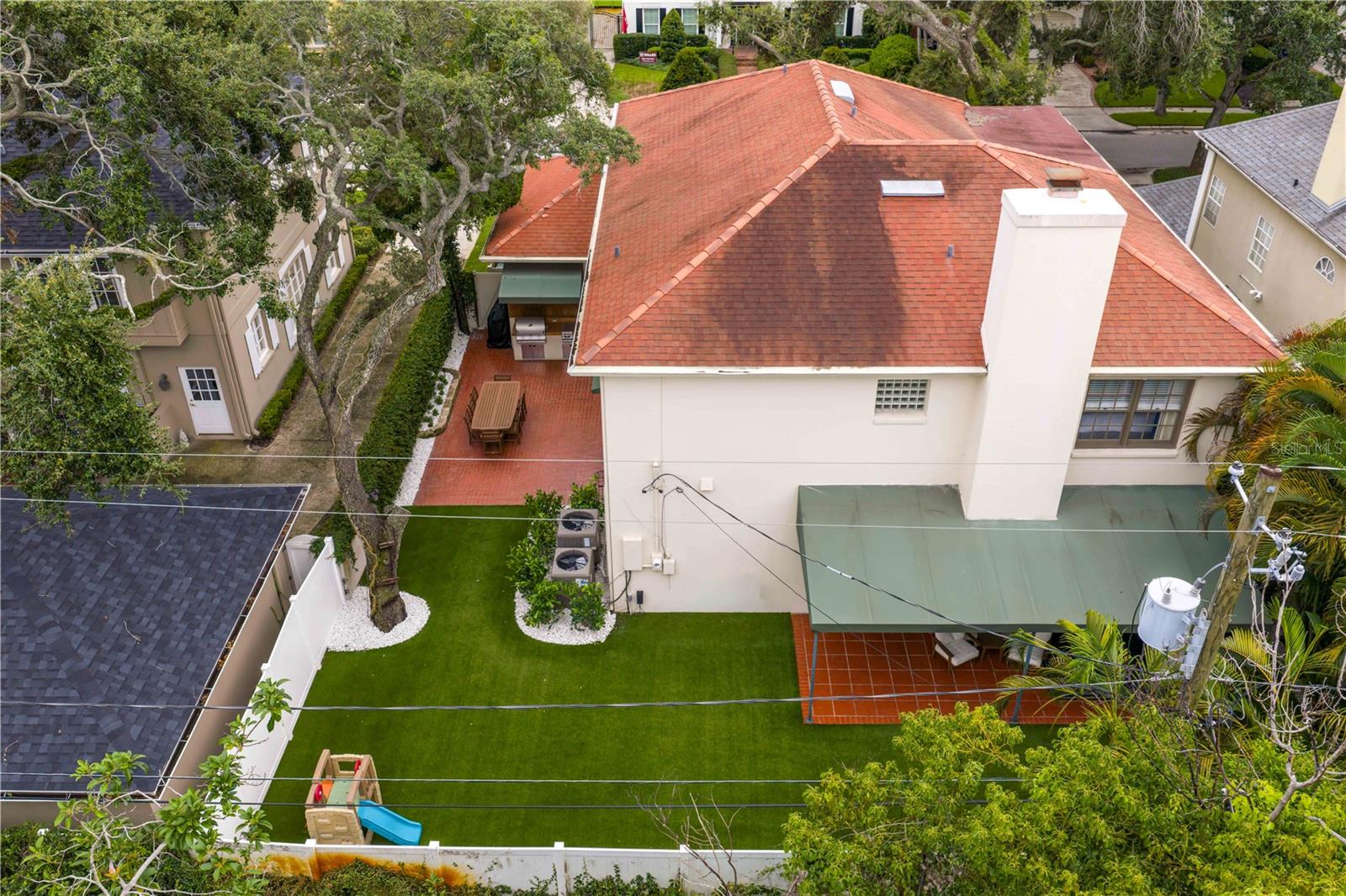 2915 W BAYSHORE CT #1/2