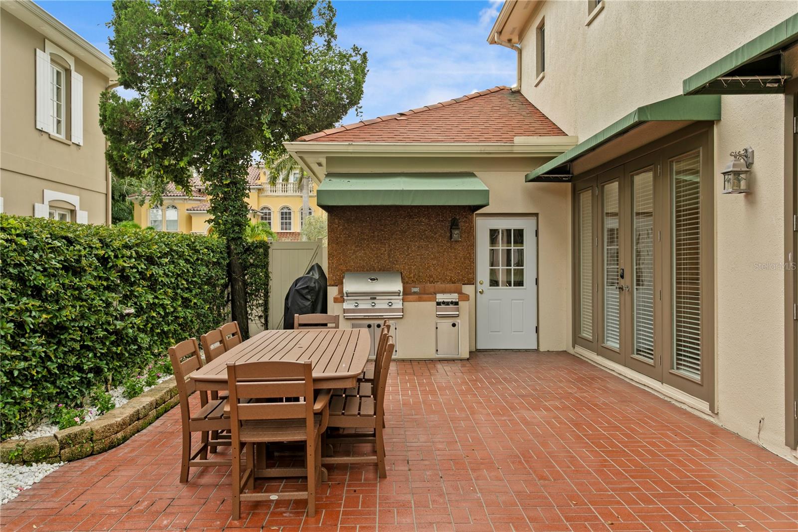 2915 W BAYSHORE CT #1/2