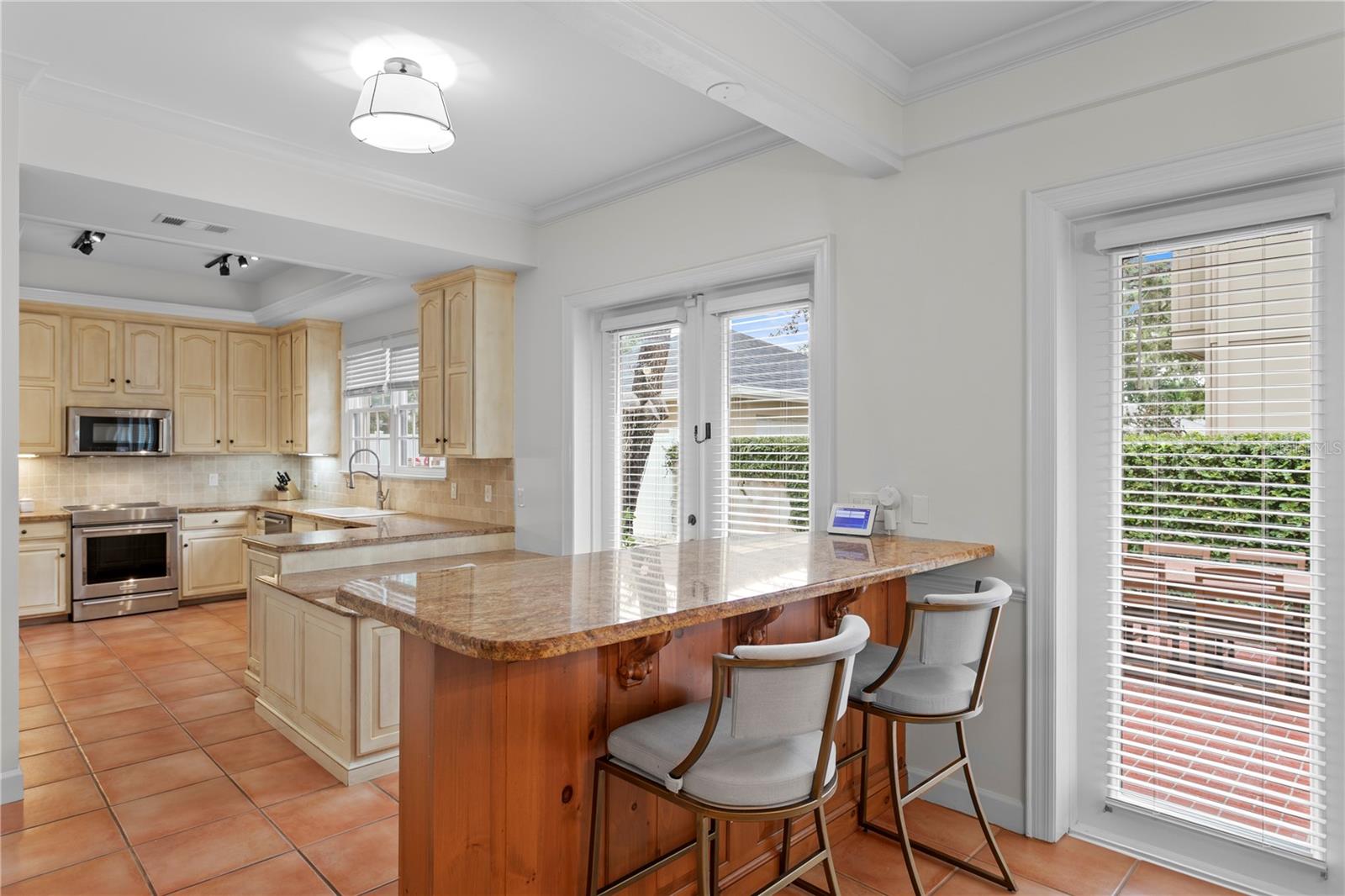 2915 W BAYSHORE CT #1/2