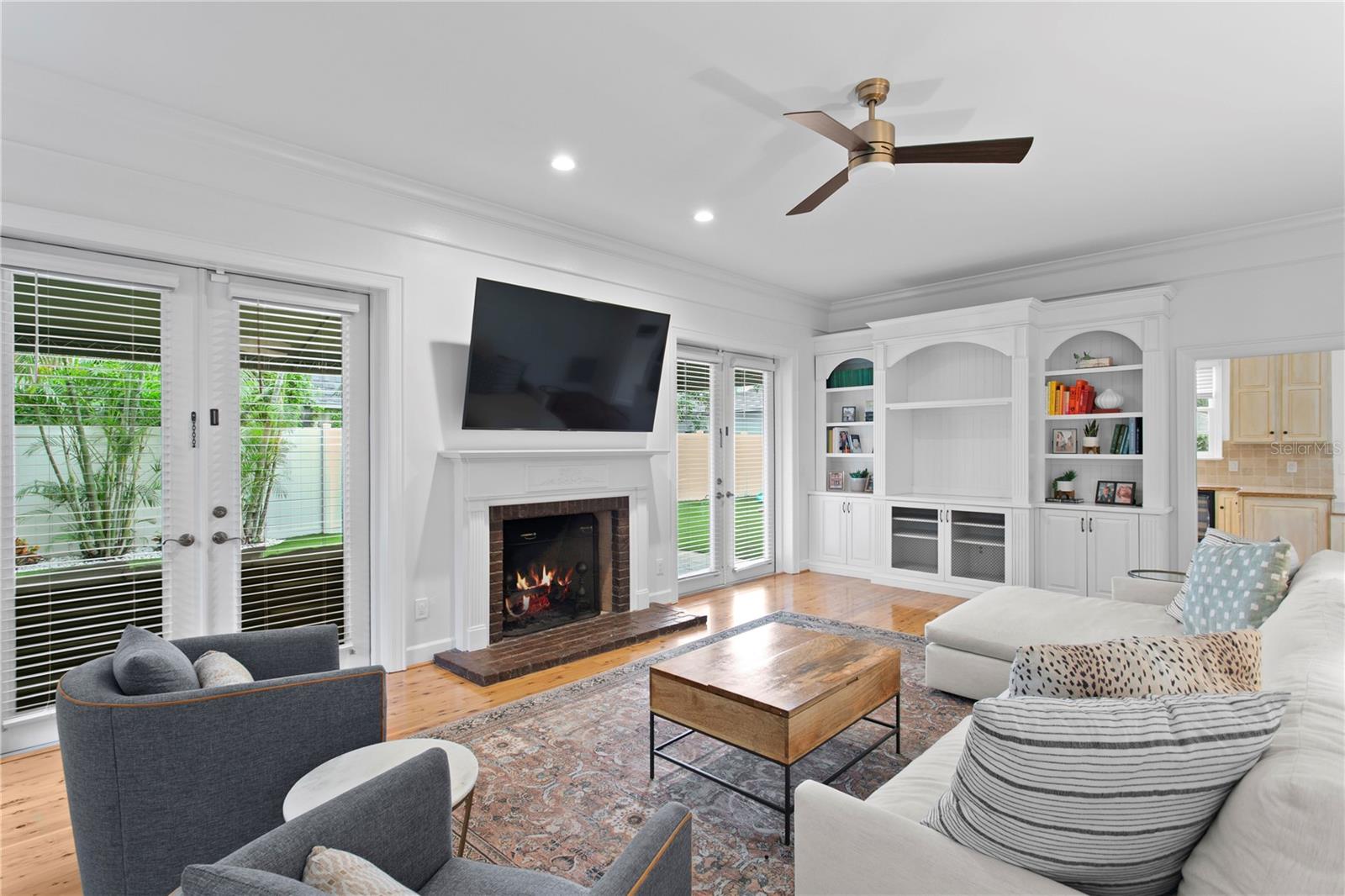 2915 W BAYSHORE CT #1/2