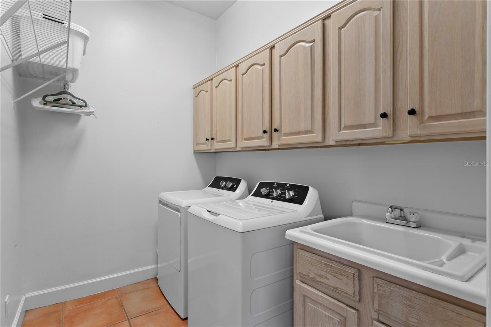 2915 W BAYSHORE CT #1/2