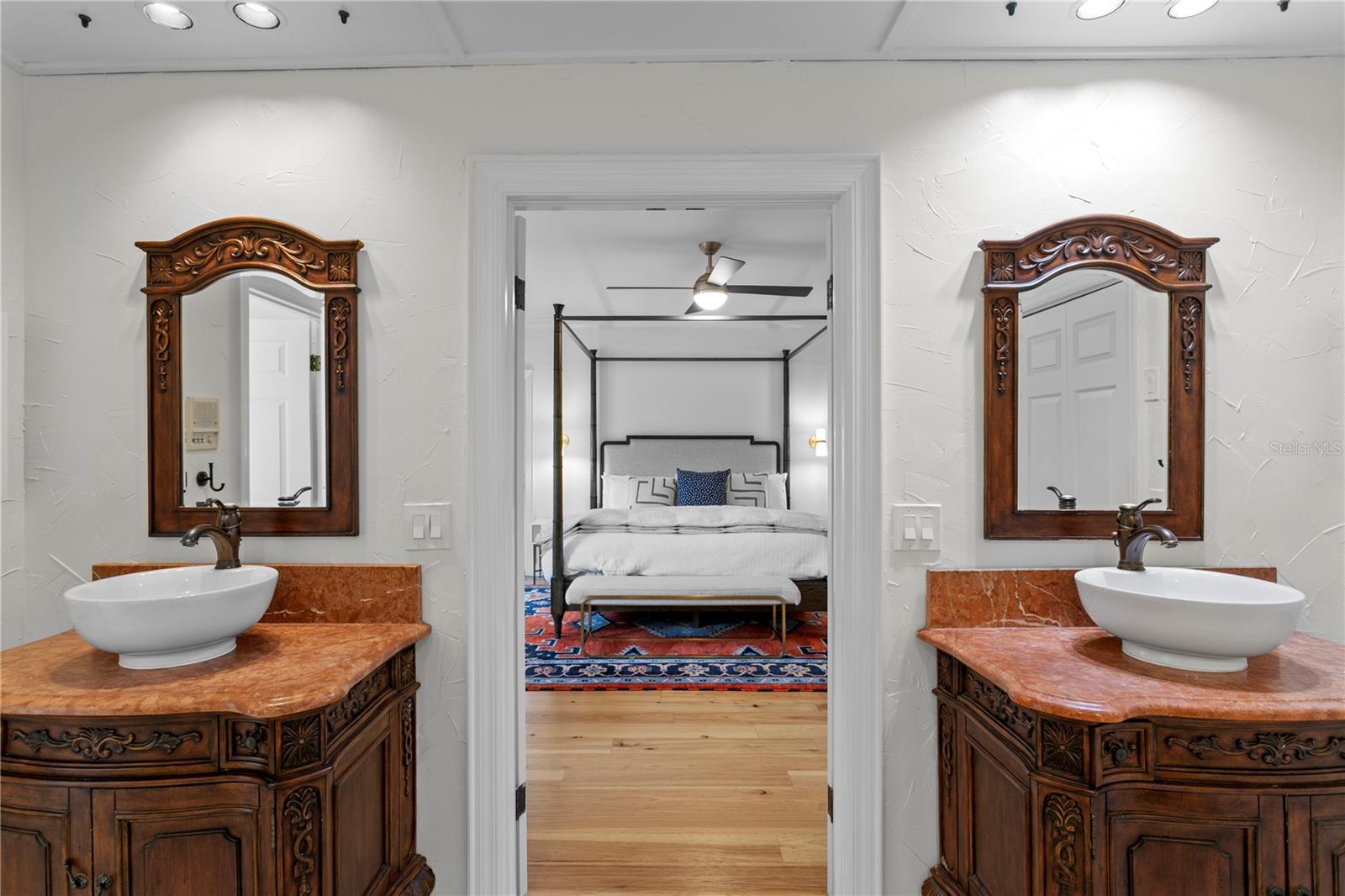 2915 W BAYSHORE CT #1/2