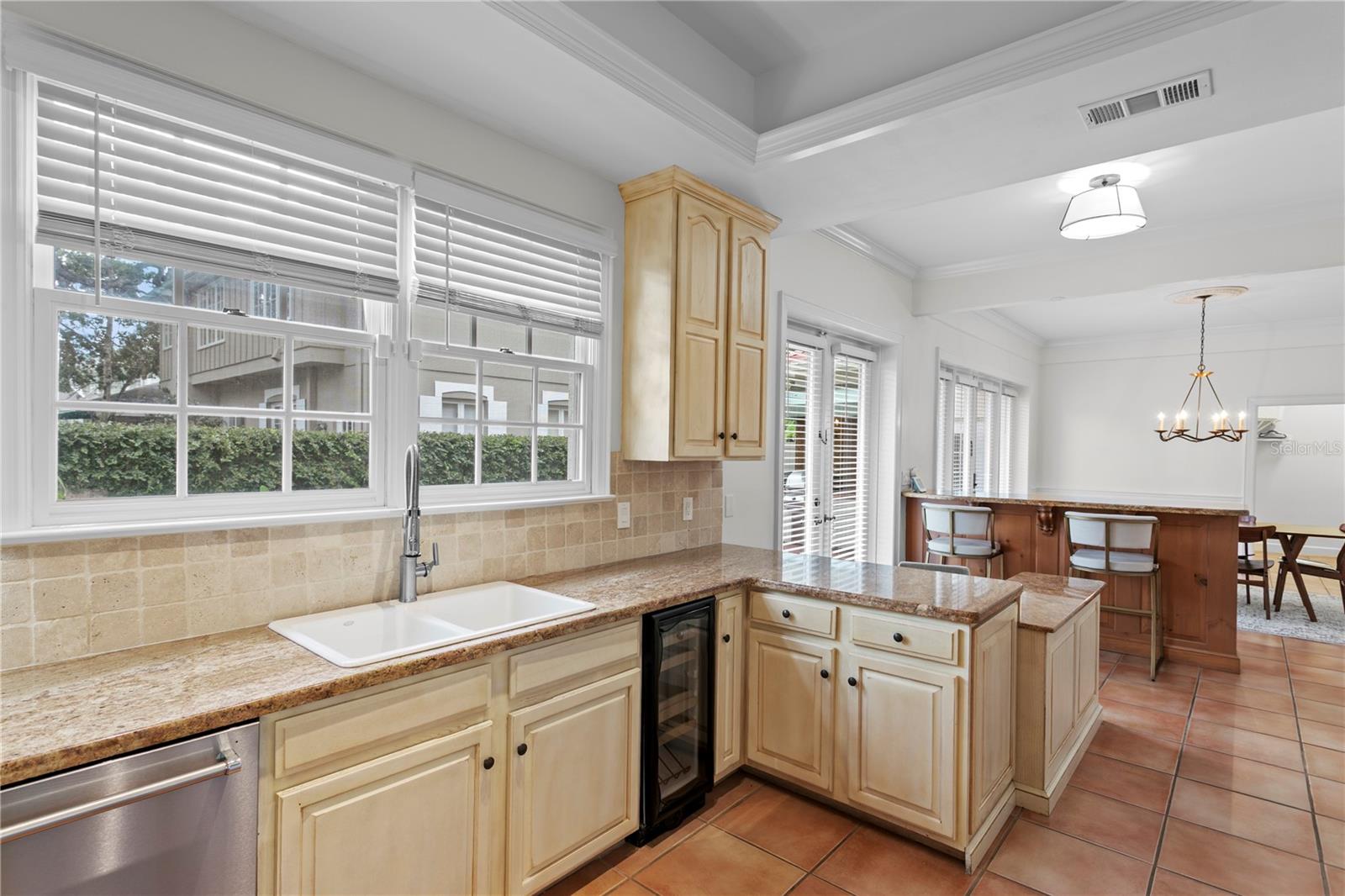 2915 W BAYSHORE CT #1/2