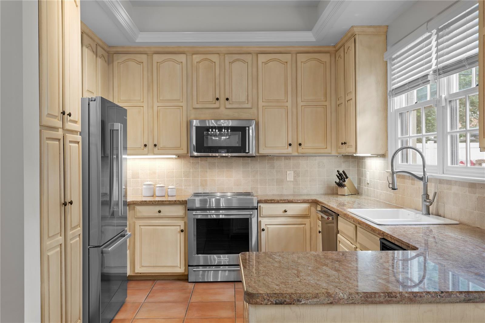 2915 W BAYSHORE CT #1/2