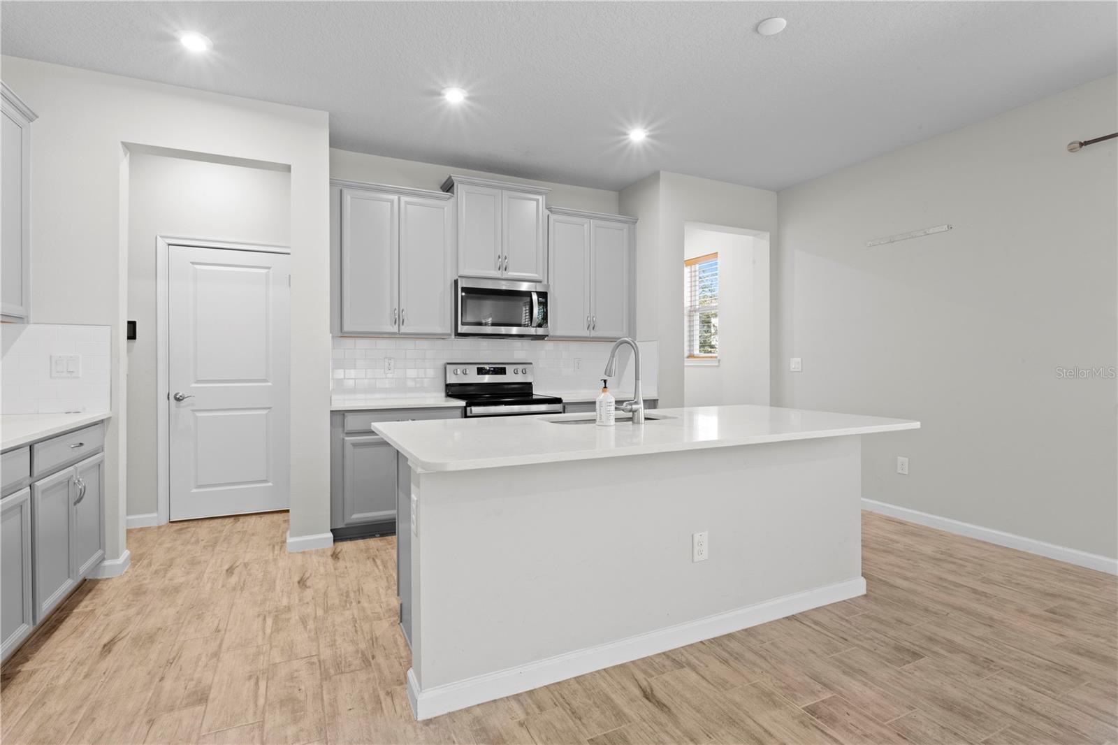 8519 PRIMROSE WILLOW PL