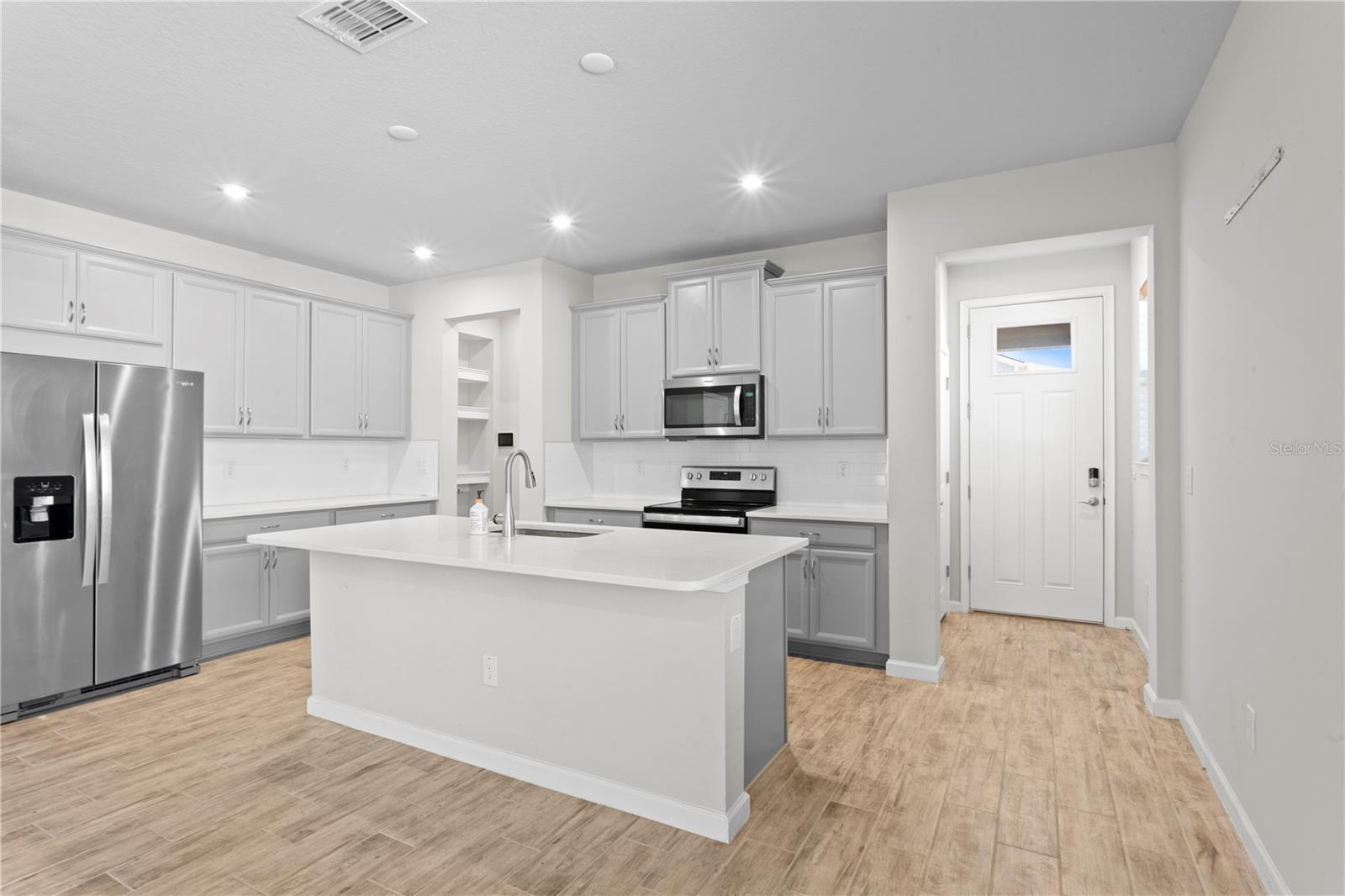 8519 PRIMROSE WILLOW PL