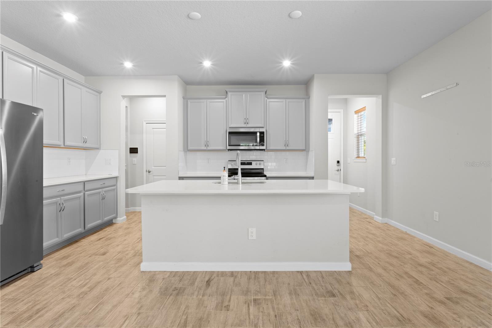 8519 PRIMROSE WILLOW PL