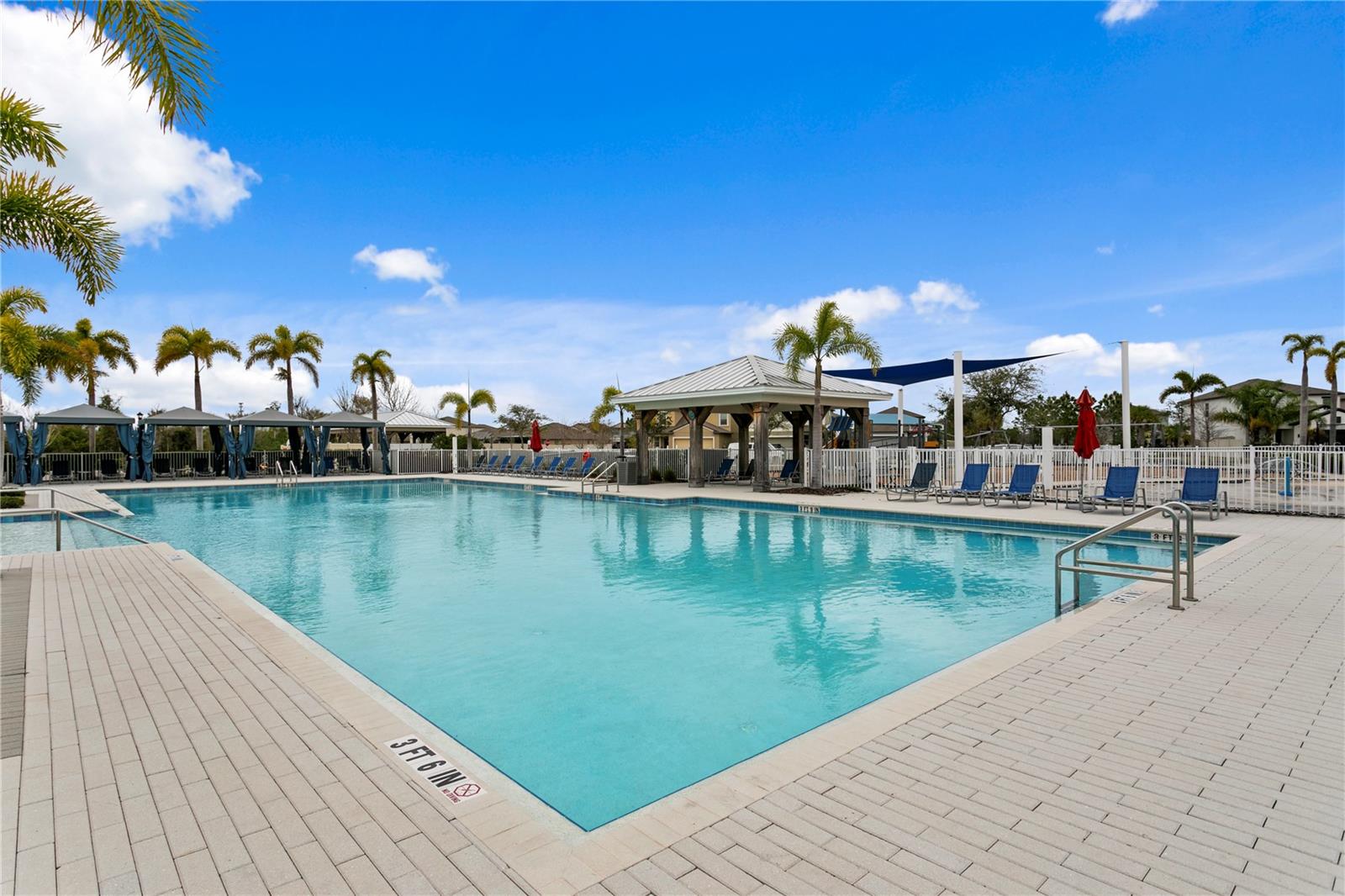 7109 PARADISE ISLAND CT