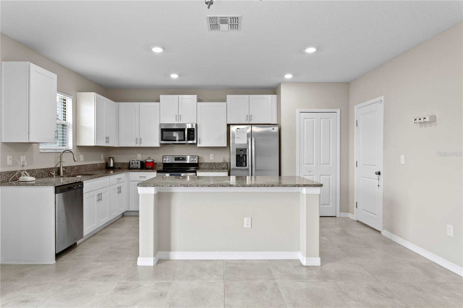 7109 PARADISE ISLAND CT