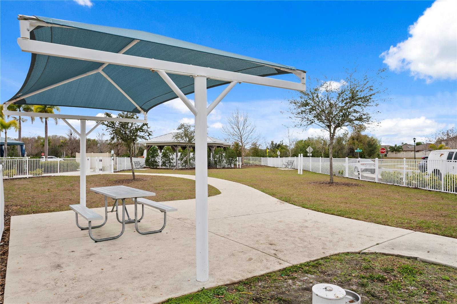 7109 PARADISE ISLAND CT