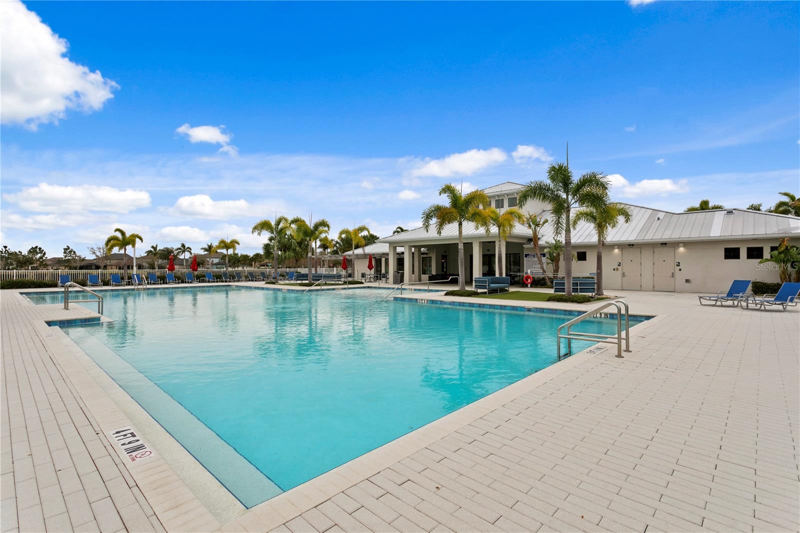 7109 PARADISE ISLAND CT