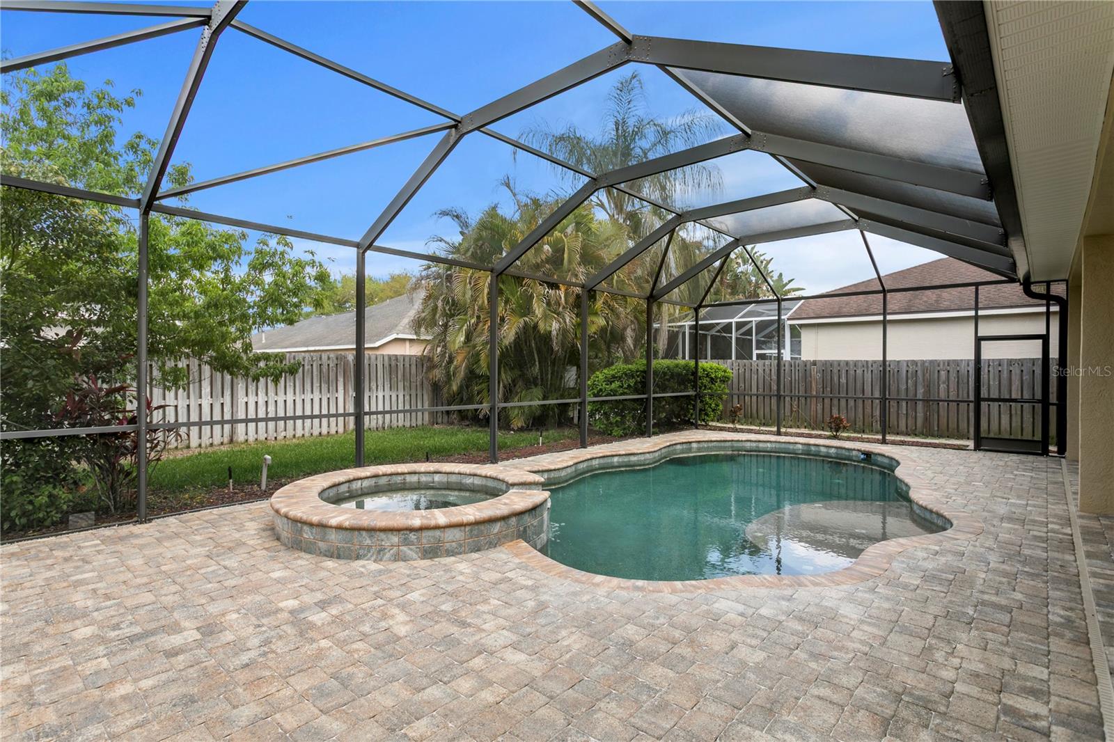 10121 KINGSBRIDGE AVE