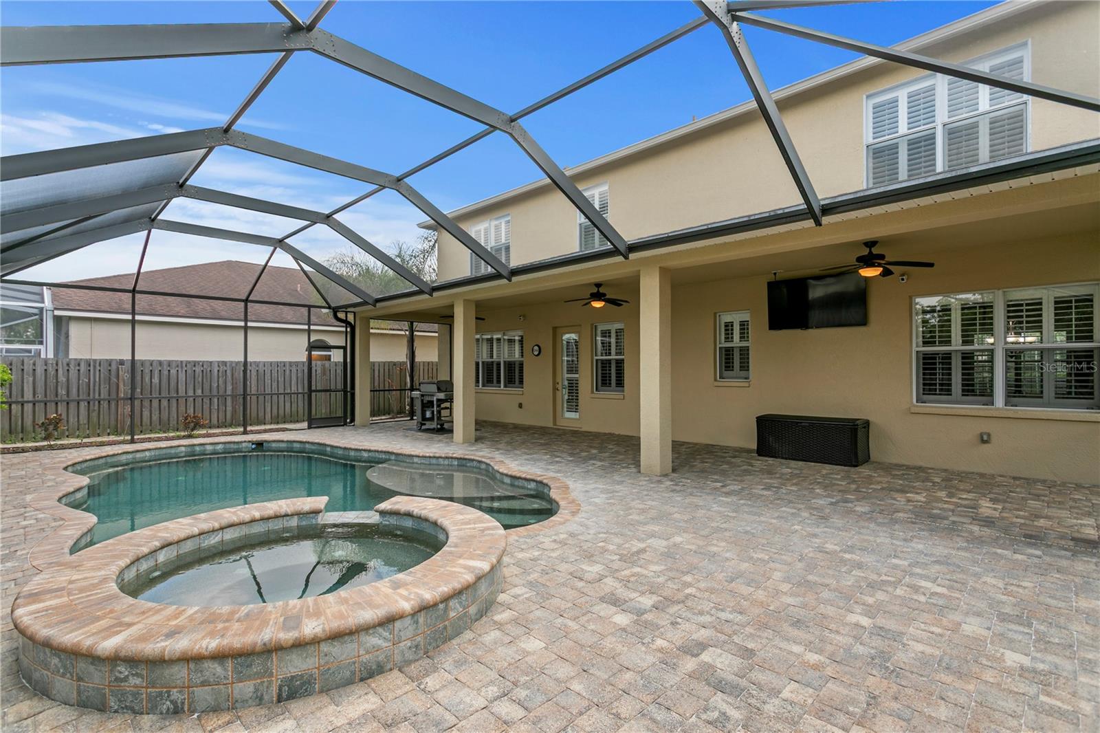 10121 KINGSBRIDGE AVE