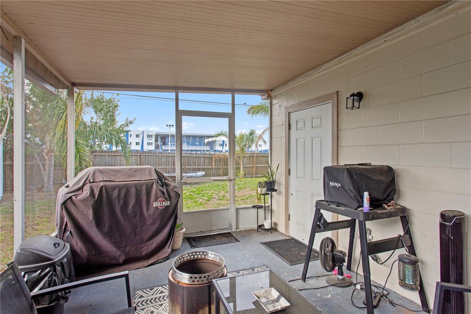 4215 W BAY VISTA AVE