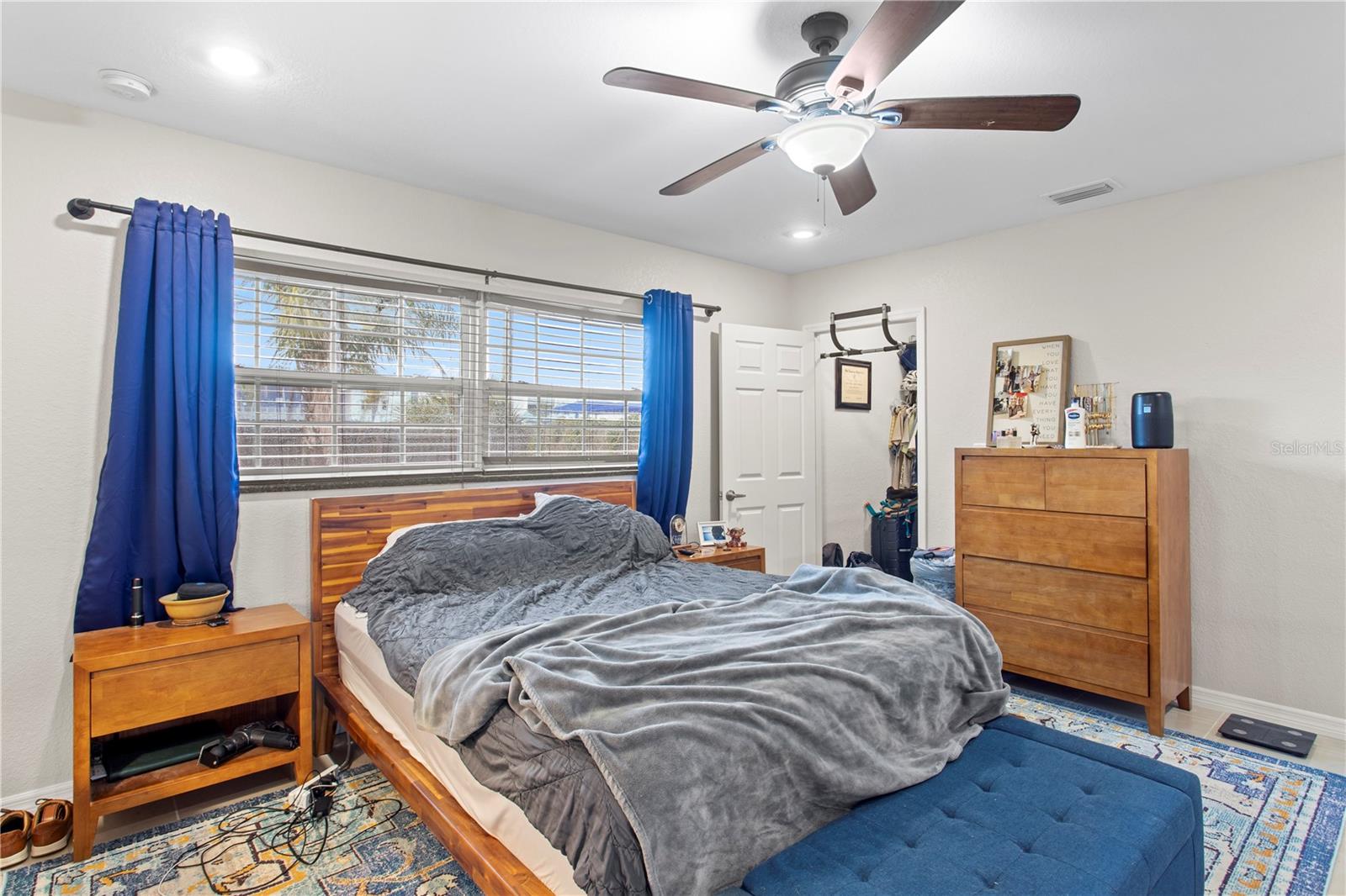 4215 W BAY VISTA AVE