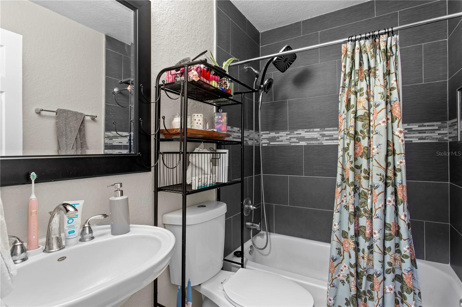 4215 W BAY VISTA AVE