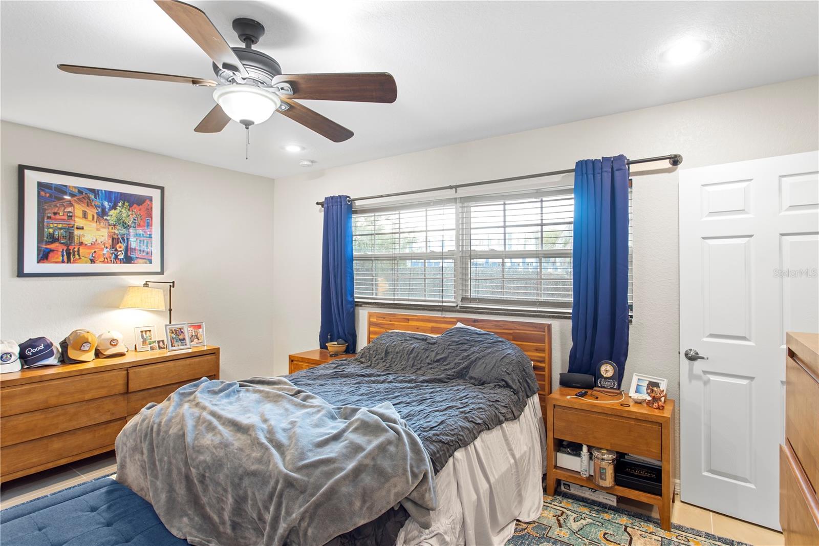 4215 W BAY VISTA AVE