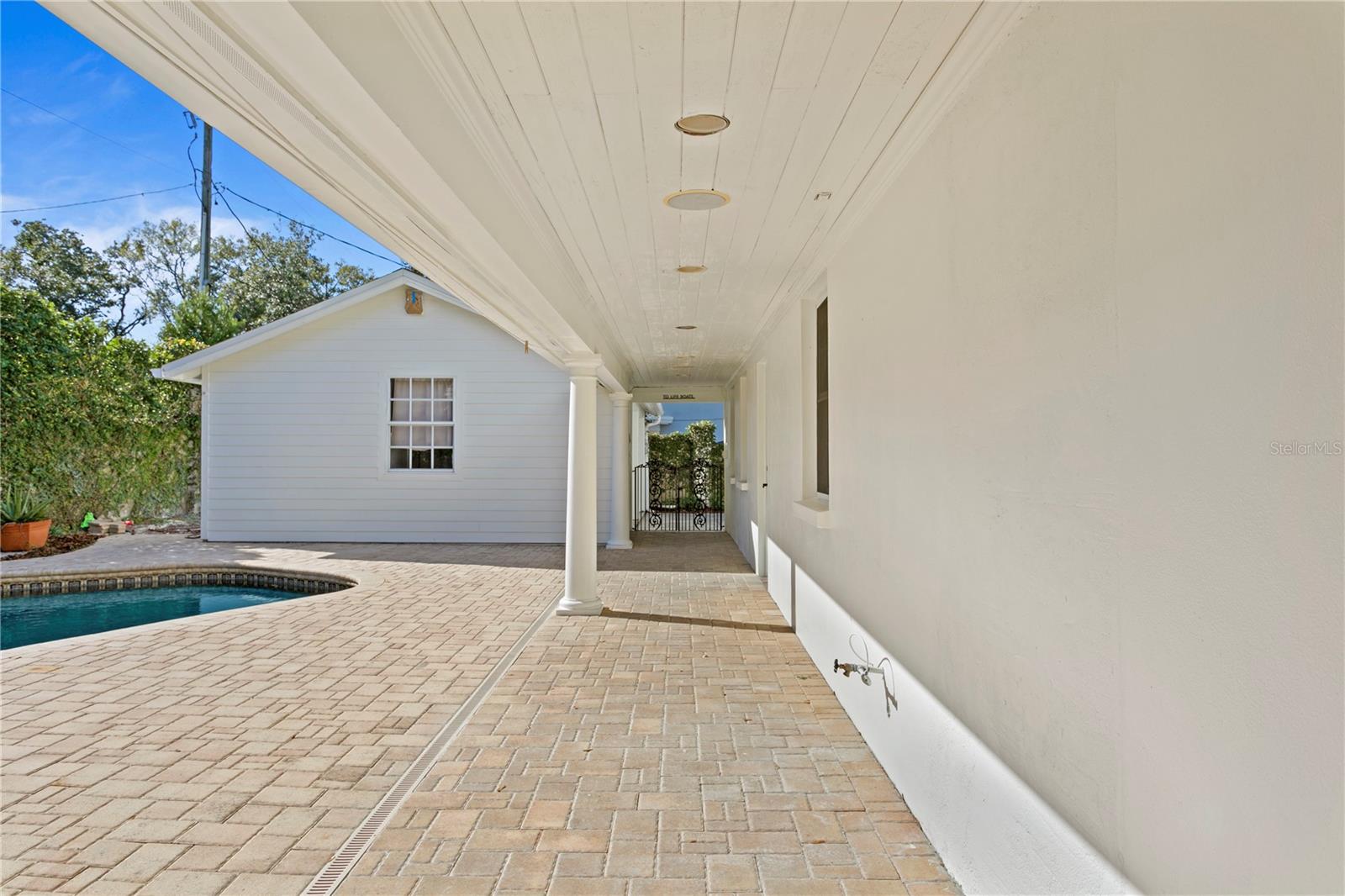 4704 W BROOKWOOD DR