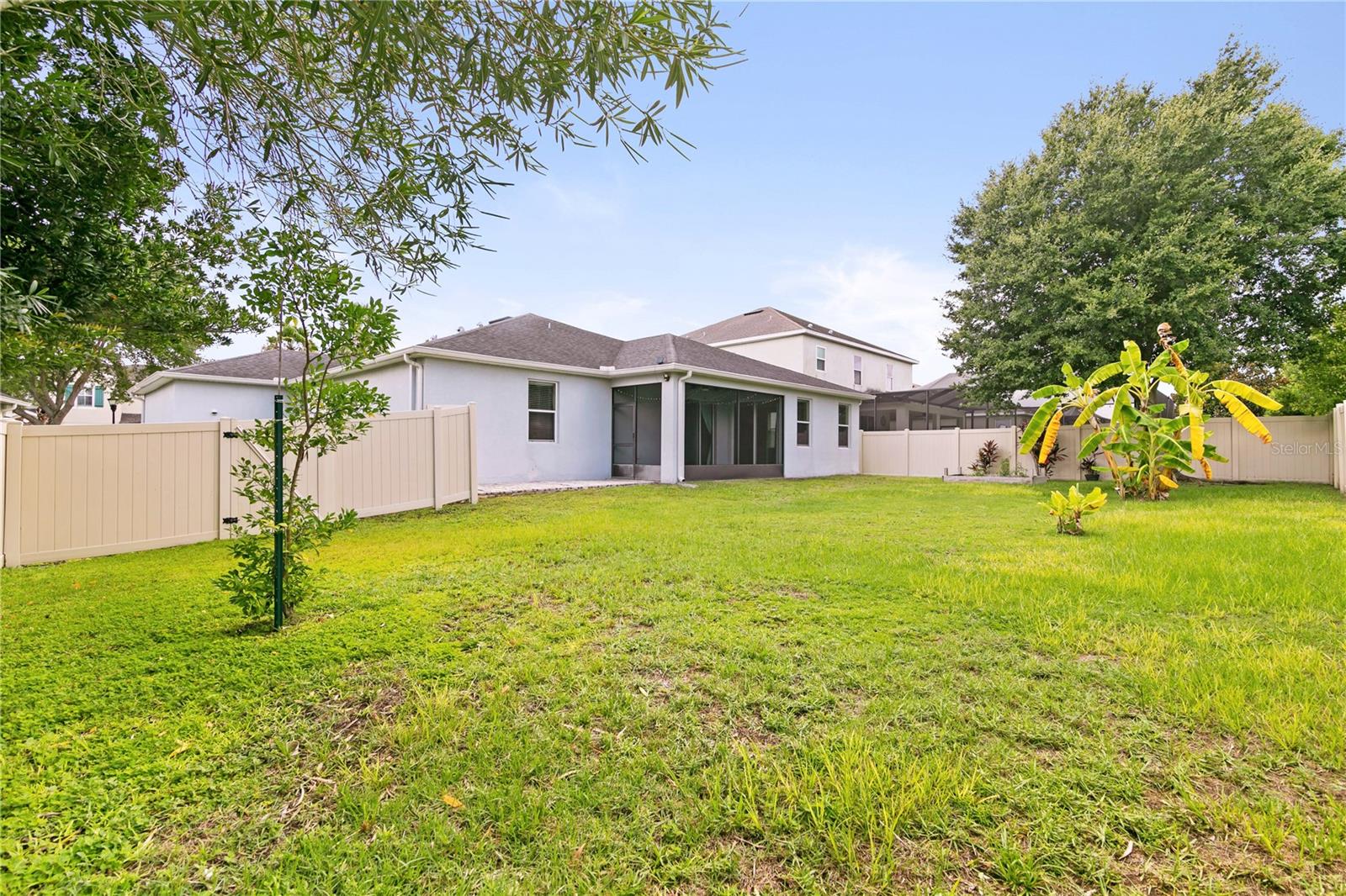 11412 LAKE LUCAYA DR