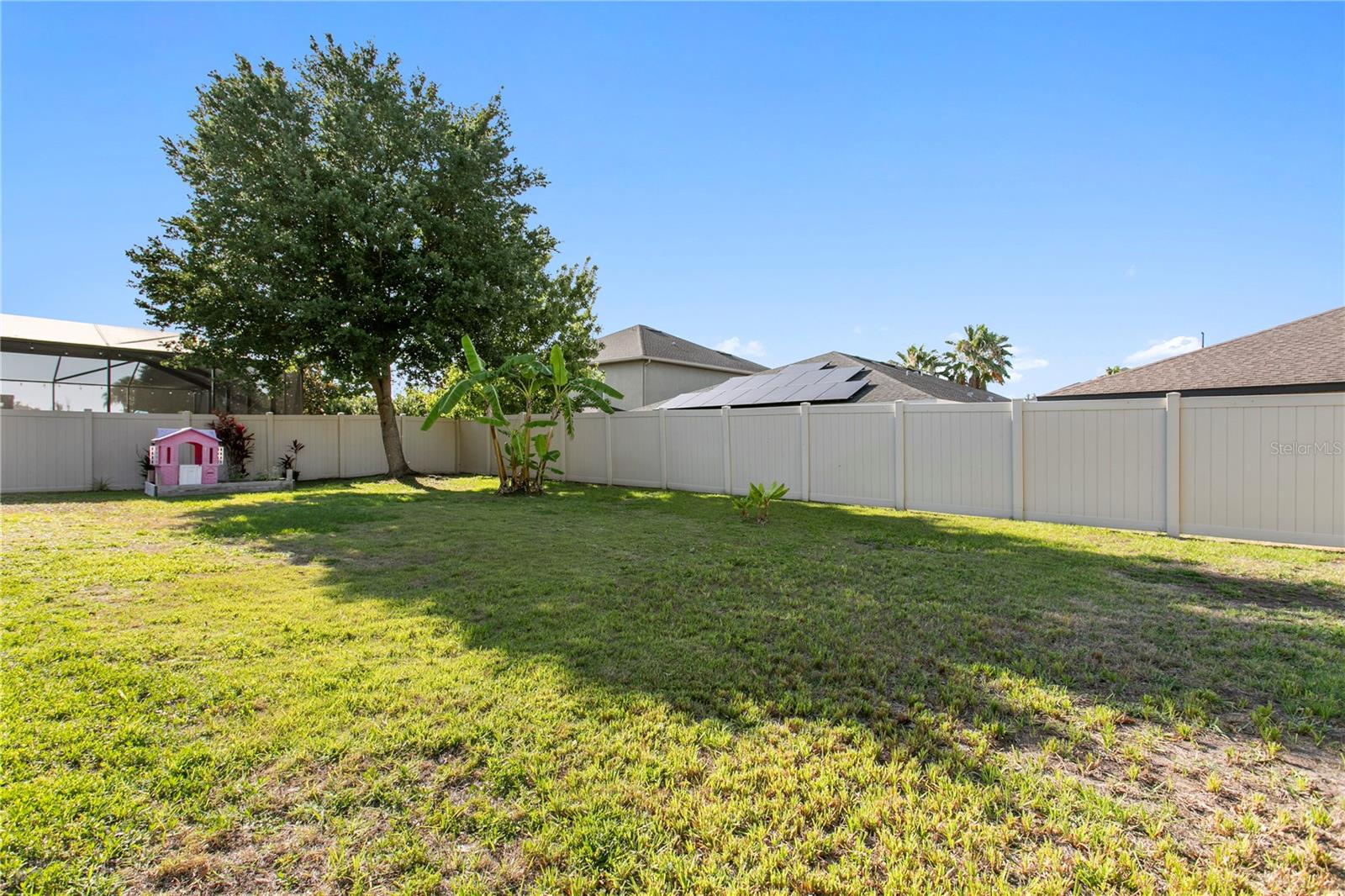 11412 LAKE LUCAYA DR