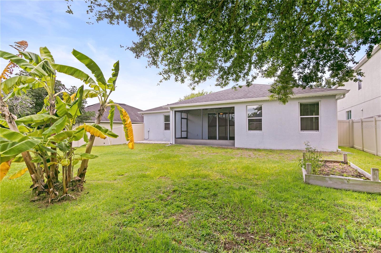 11412 LAKE LUCAYA DR