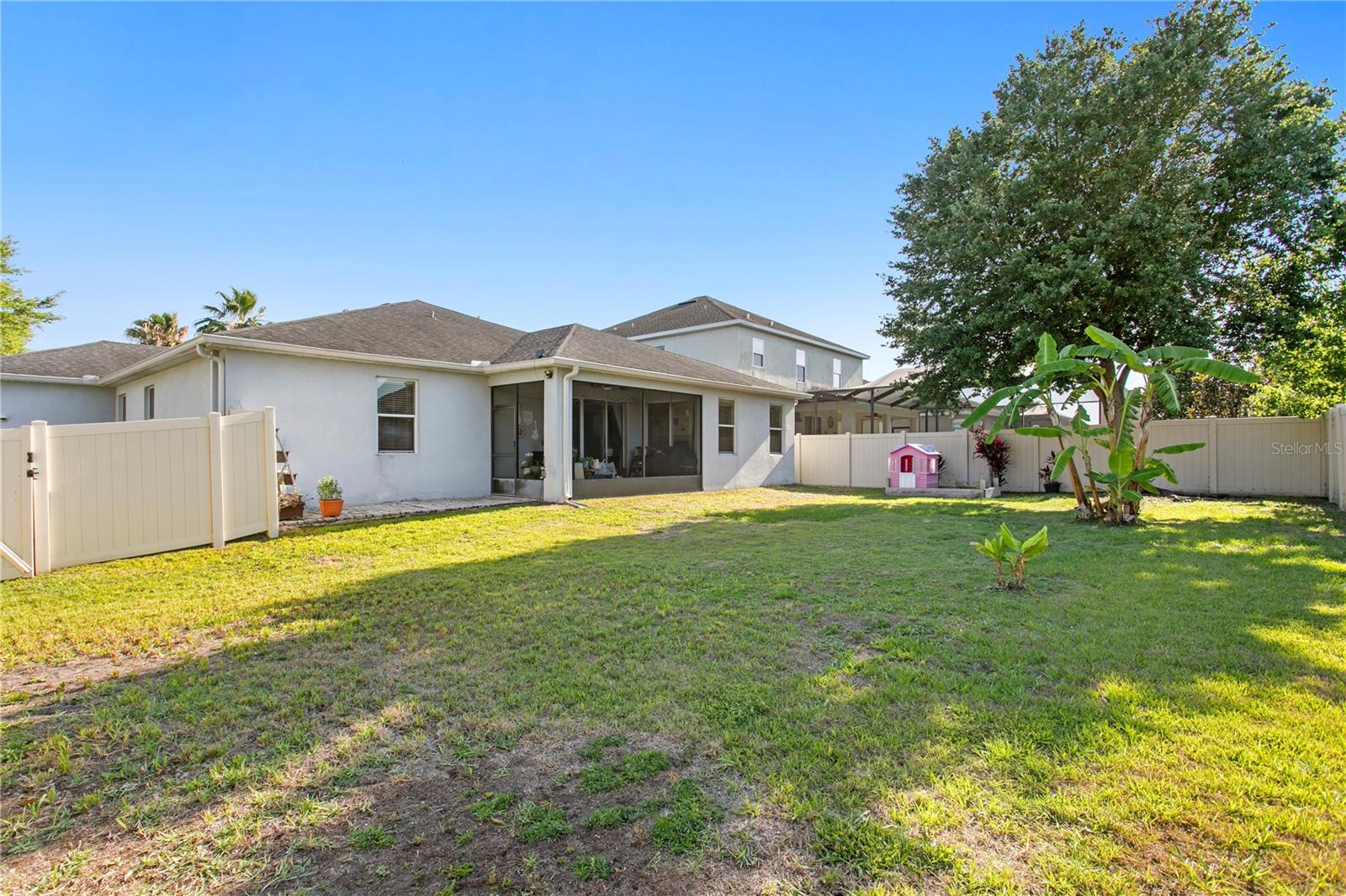11412 LAKE LUCAYA DR