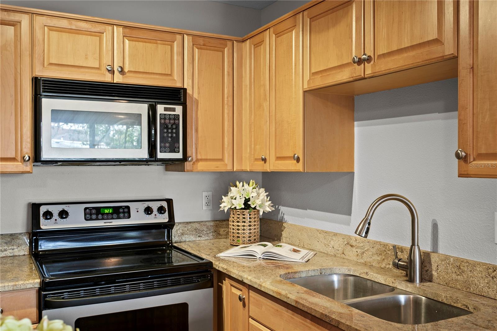 606 S ALBANY AVE #17