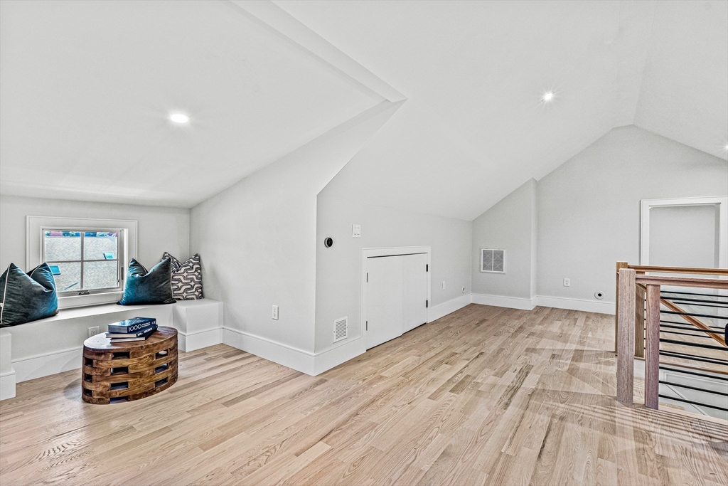 21 Vernon St