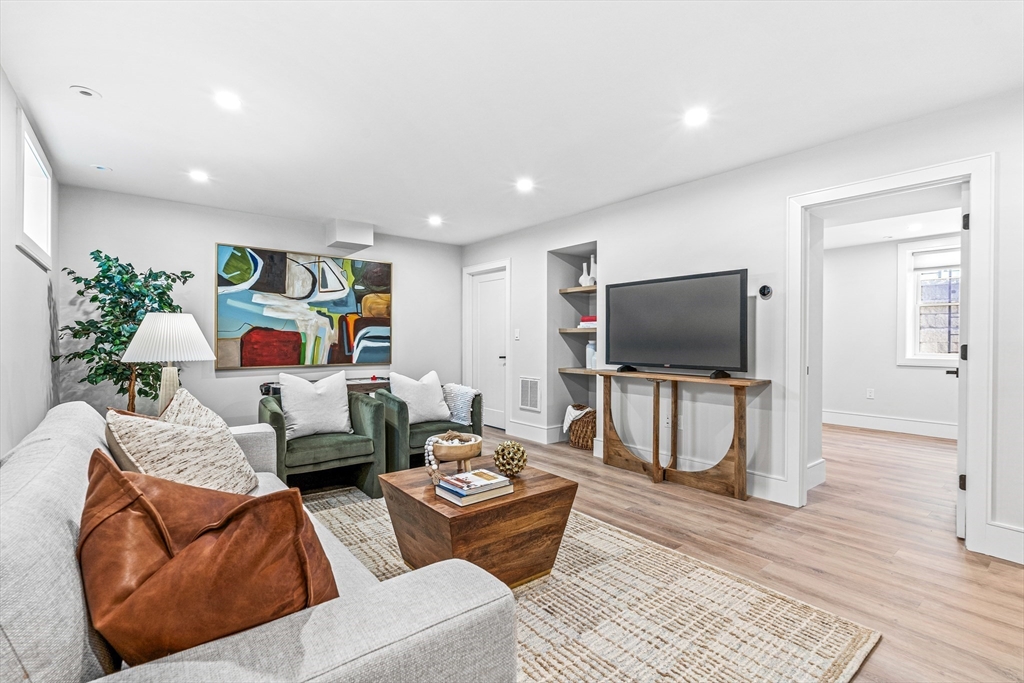 21 Vernon St