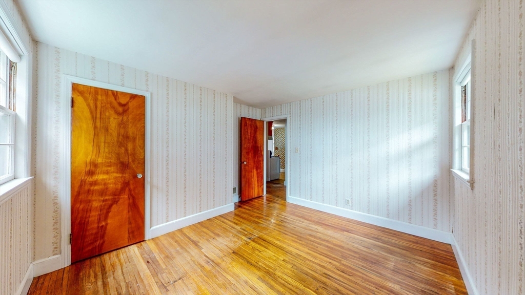10 Westlund Rd