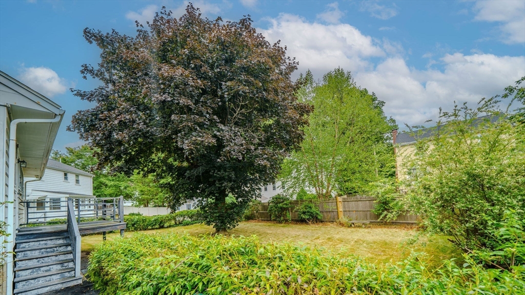 10 Westlund Rd