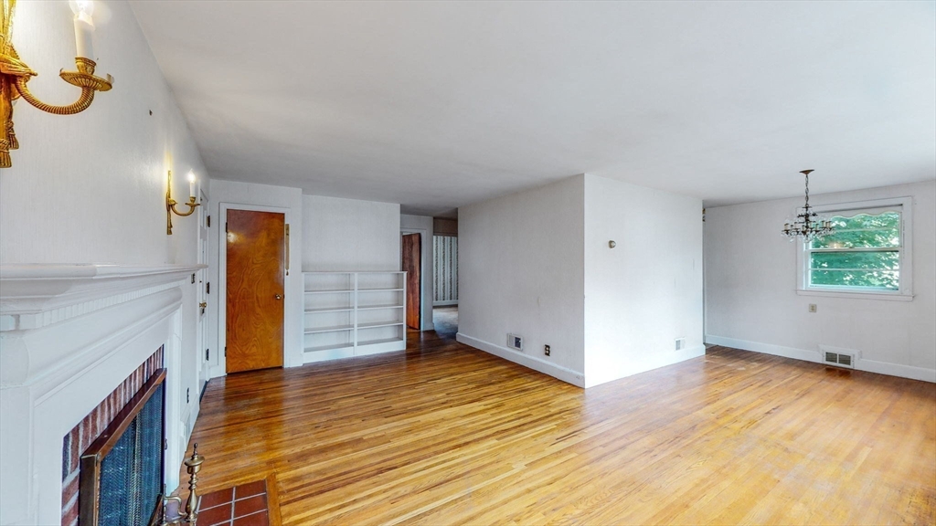 10 Westlund Rd