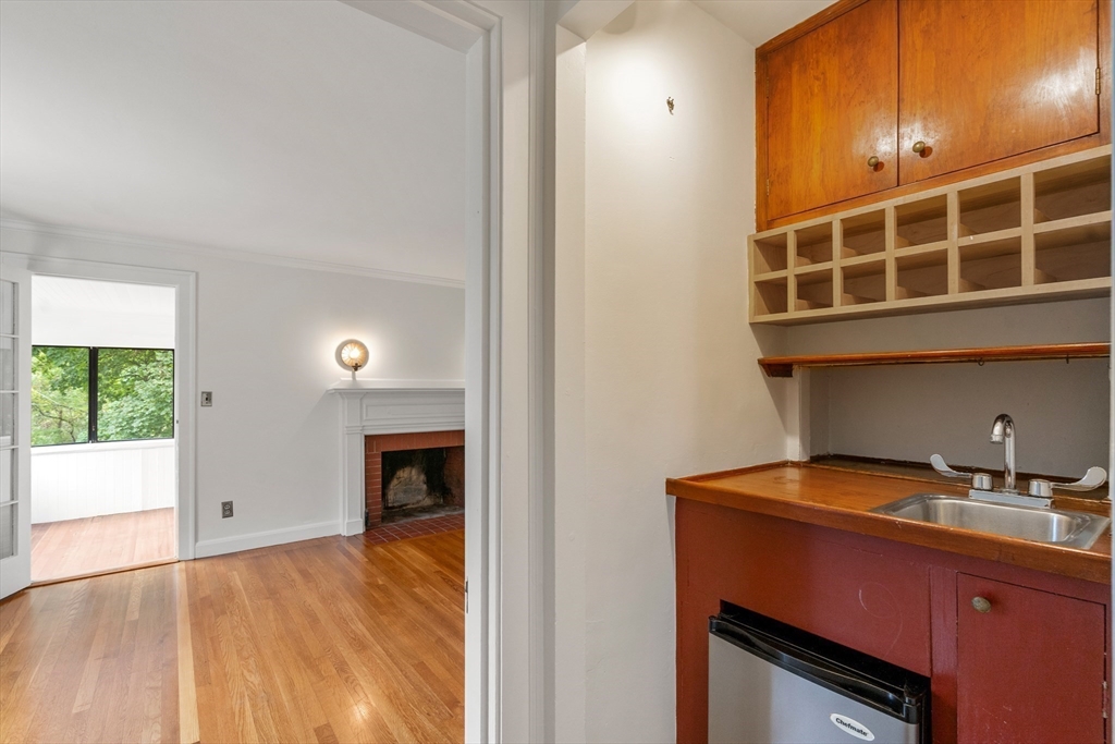 27 Farm Road
