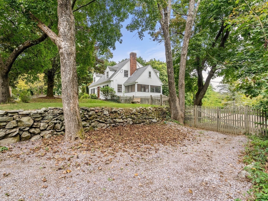 27 Farm Road