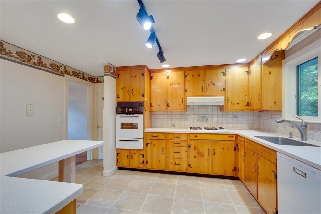 106 Hosmer St