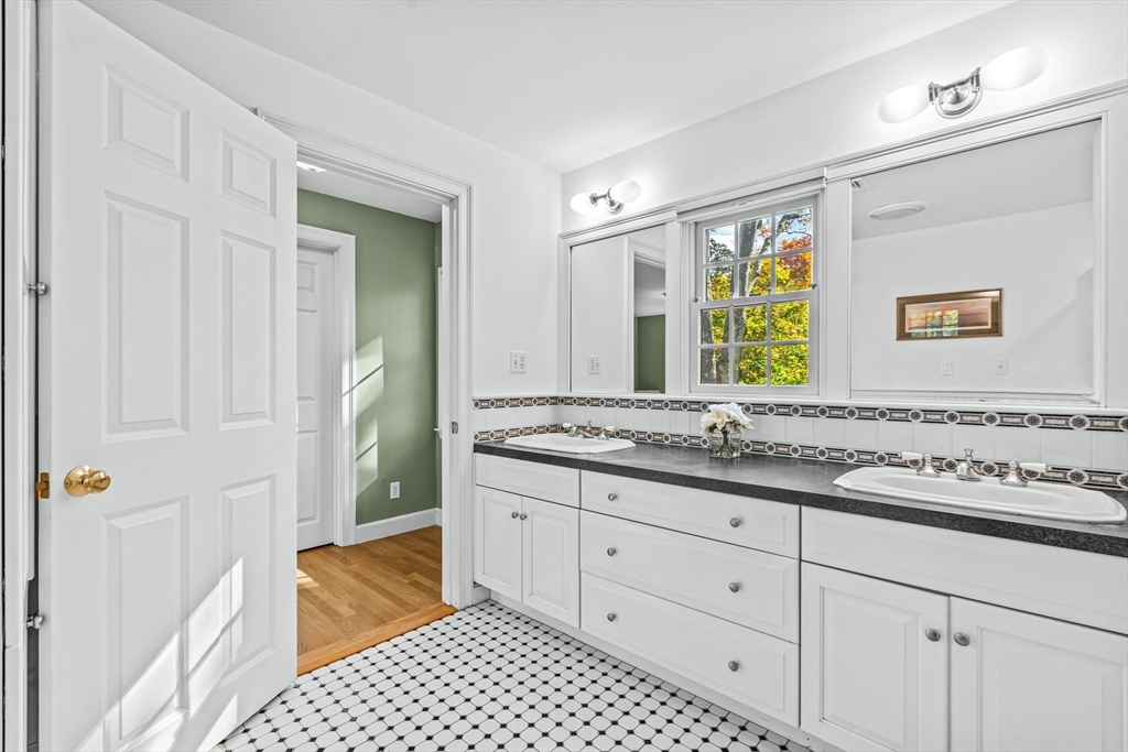 111 Pilgrim Rd