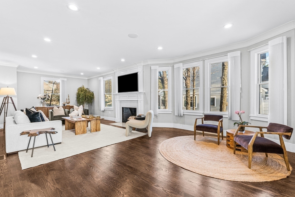 19 Abbott Rd