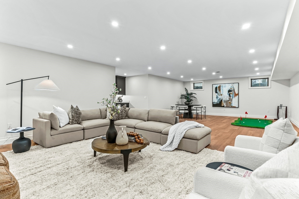 83 Elder Rd