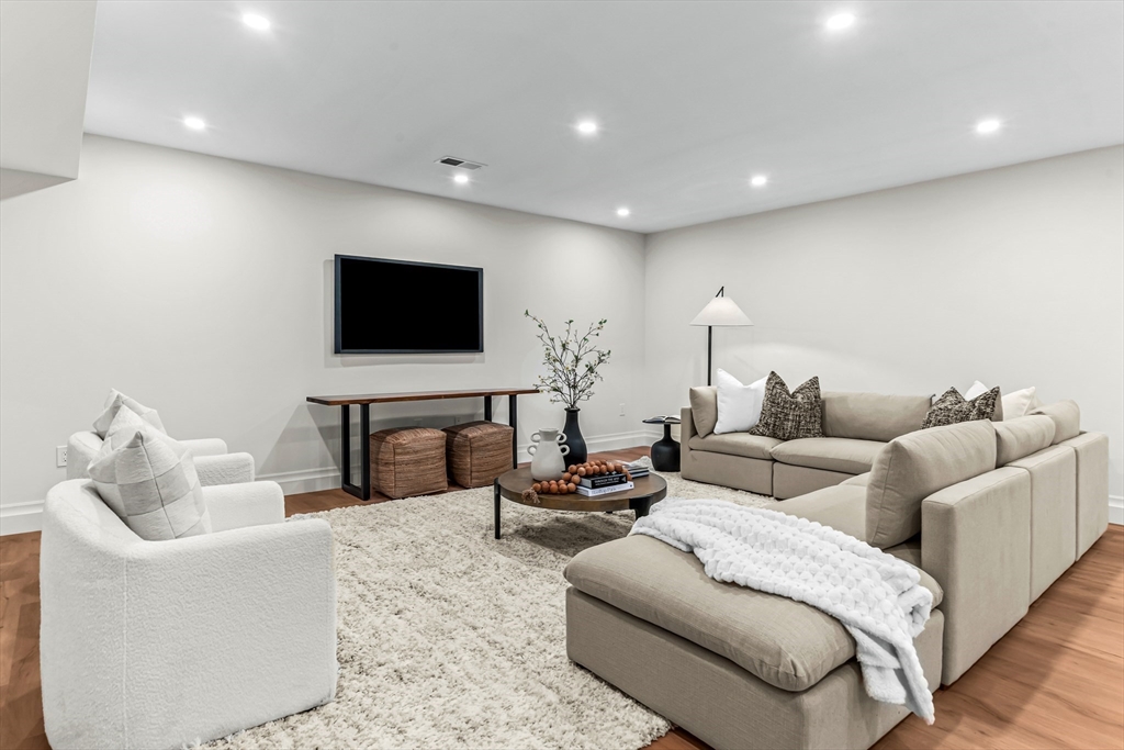 83 Elder Rd