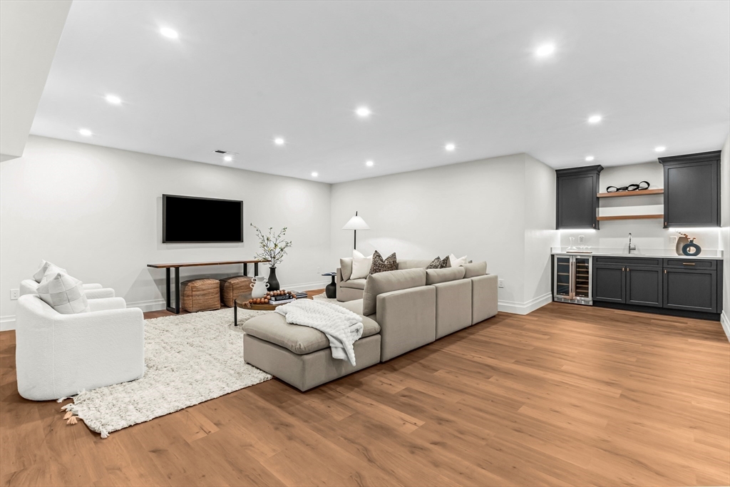 83 Elder Rd