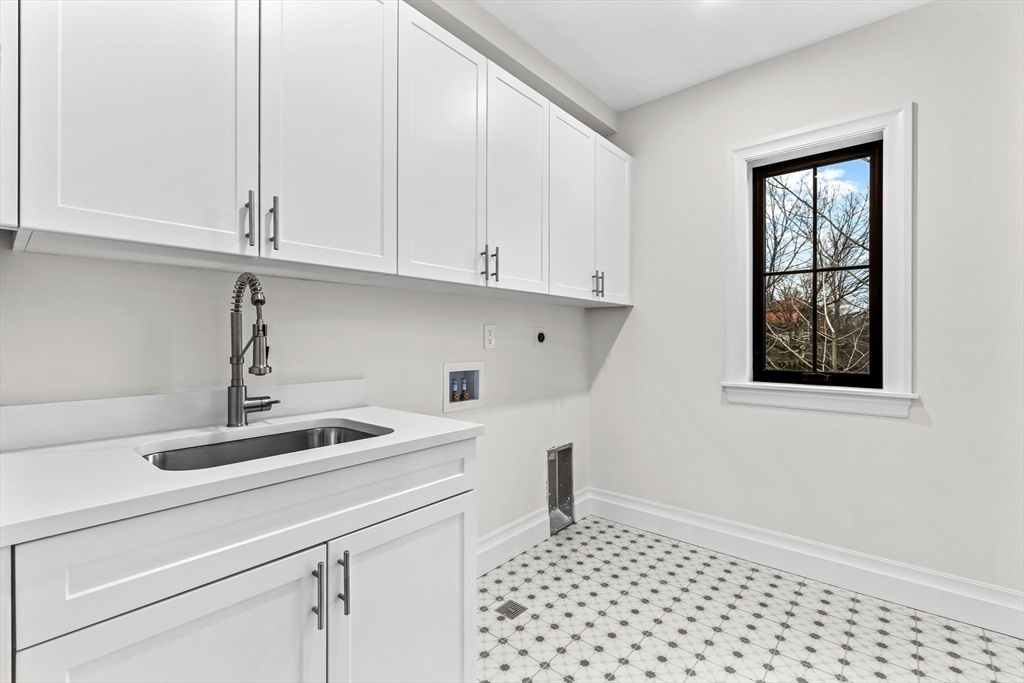 83 Elder Rd