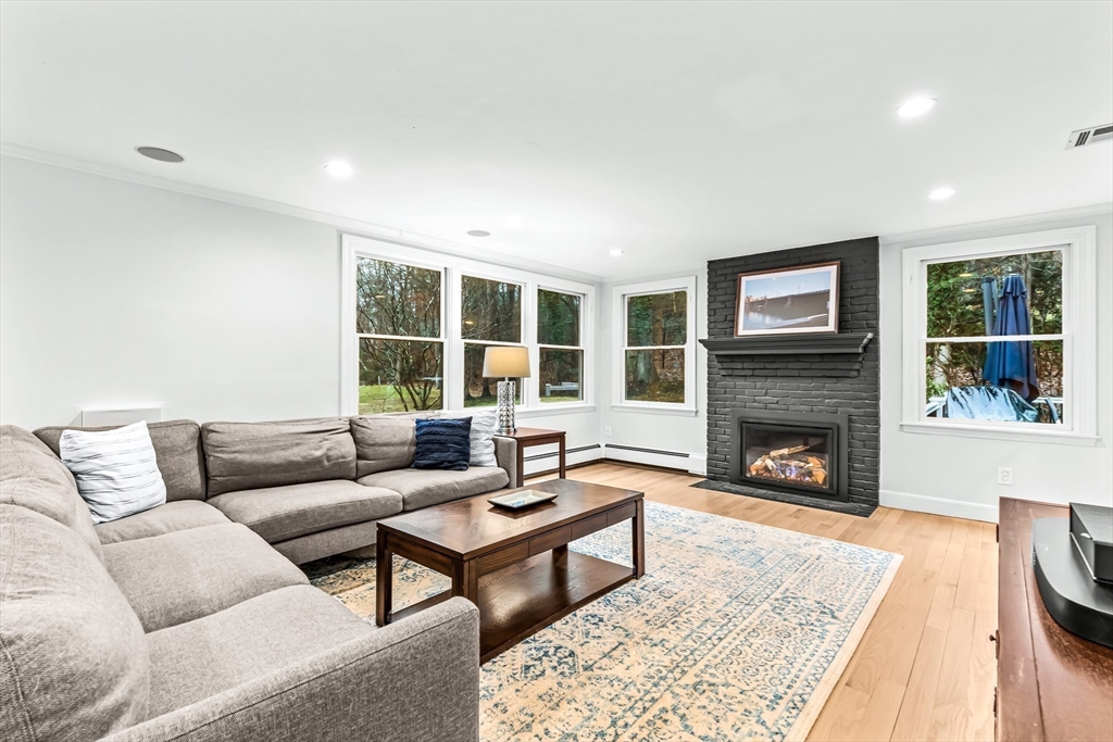 15 Bakers Hill Rd
