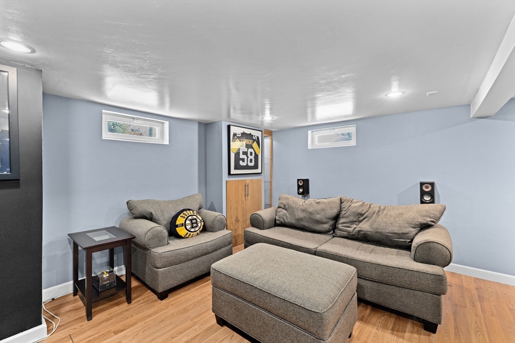 122 Lockland Ave