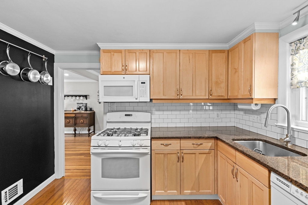 122 Lockland Ave