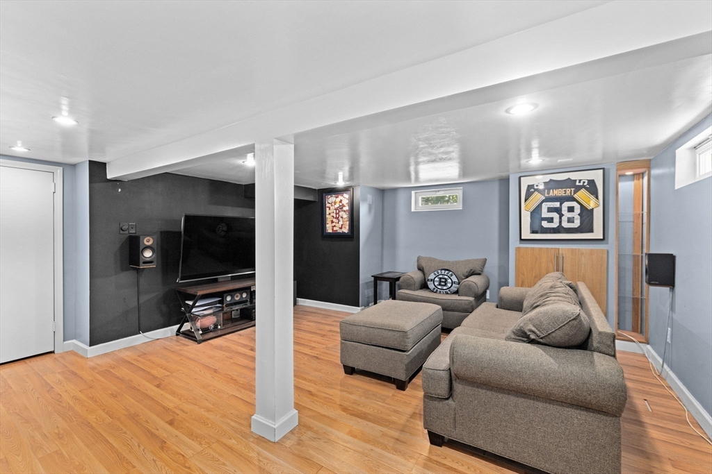 122 Lockland Ave