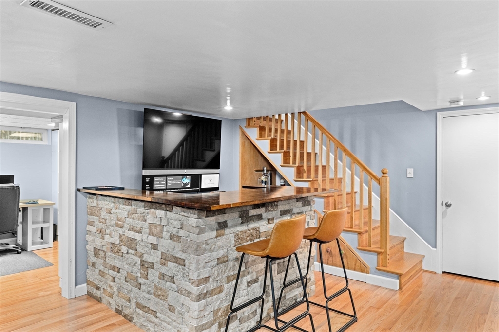 122 Lockland Ave