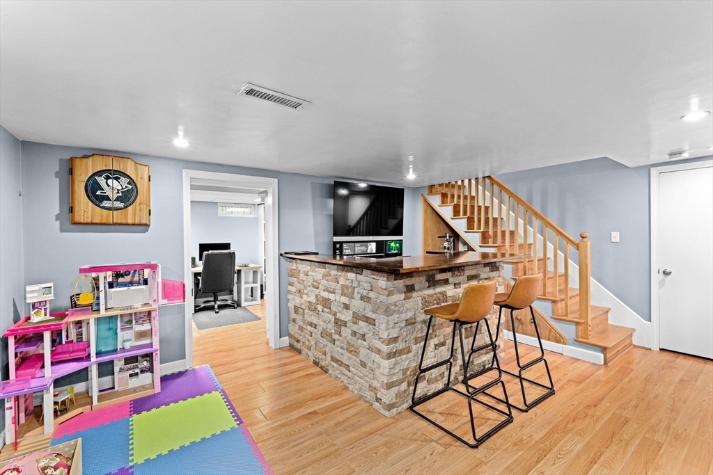 122 Lockland Ave