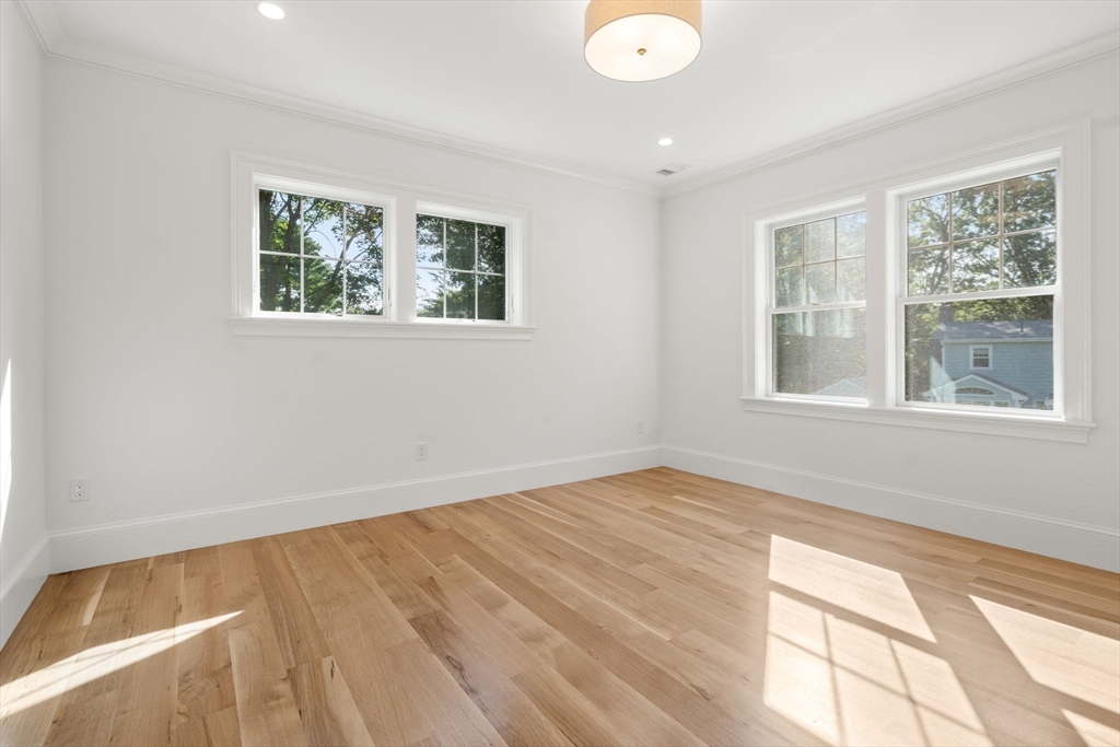 32 S. Woodside Ave