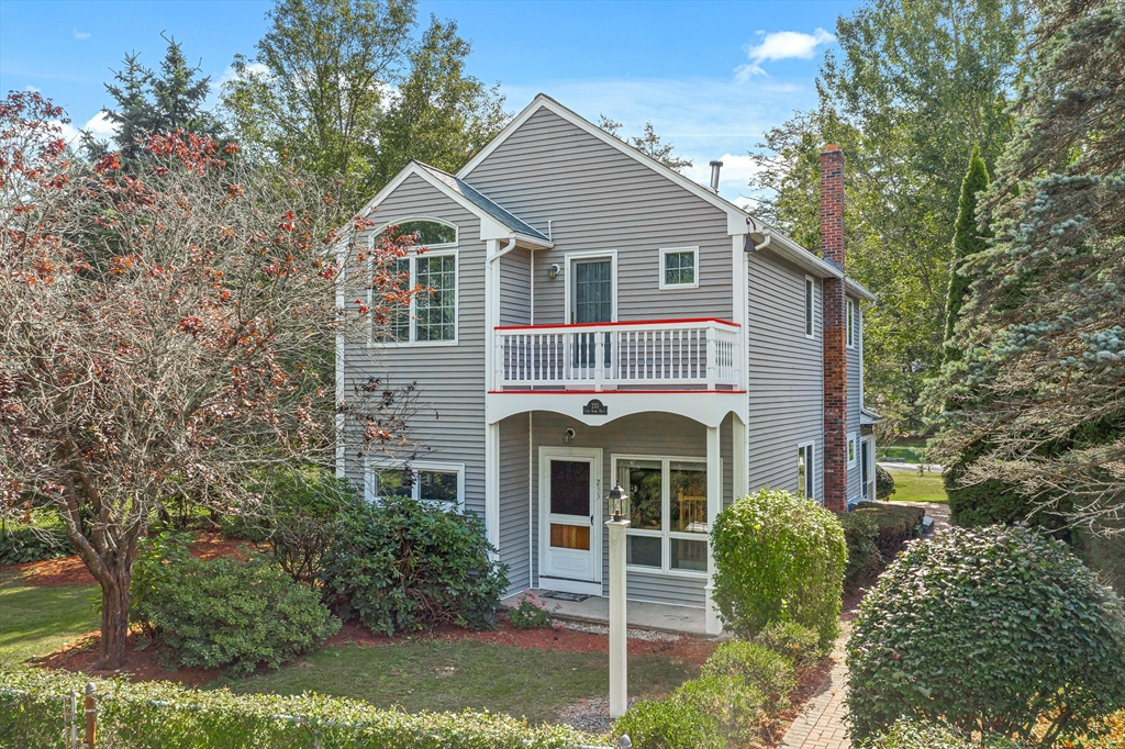 233 Lakeshore Dr